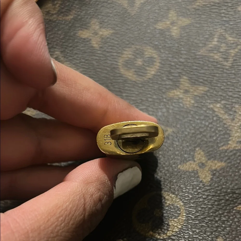 Louis Vuitton Gold Key and Card Holder - Picture 3 of 6